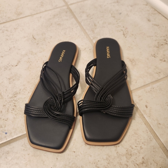 Kaanas Strappy Flat Sandals Black Womens Size 6M - Picture 1 of 3